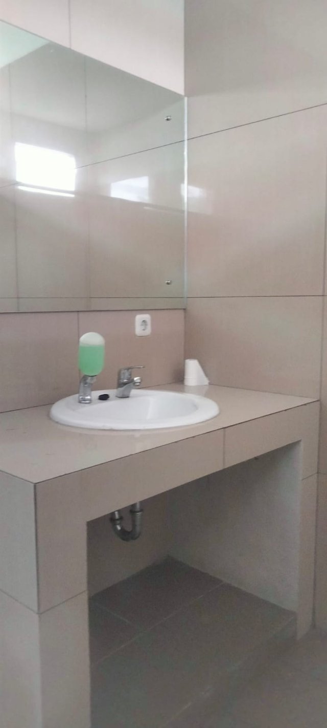 Toilet & Wastafel — foto 4