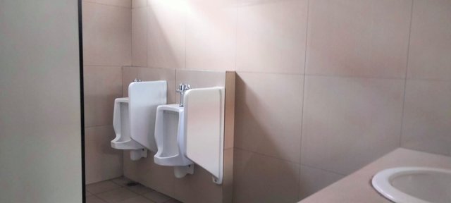 Toilet & Wastafel — foto 7